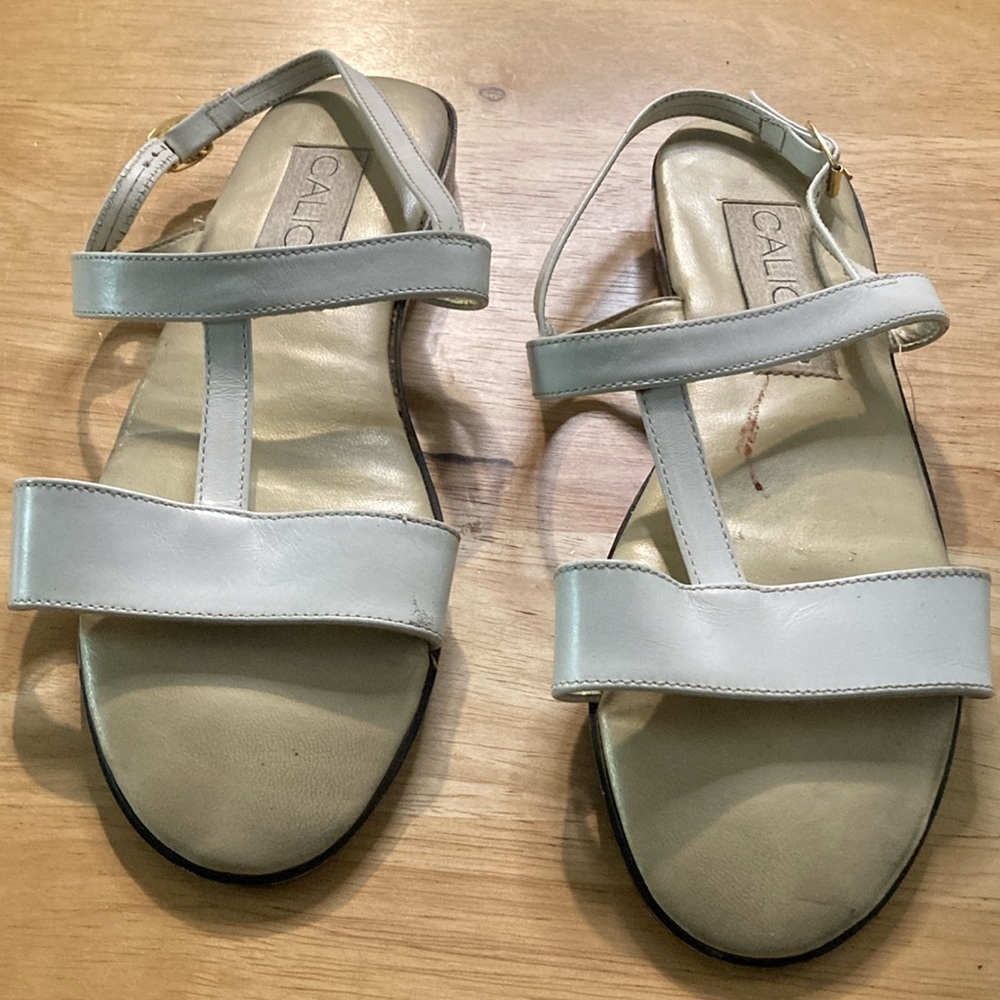 Calico -White Flat Shoes size 5.5